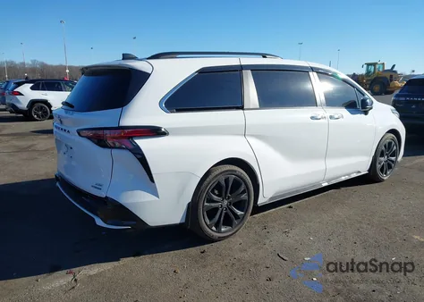 2022 Toyota Sienna Xse z USA, uszkodzony, nr VIN 5TDDRKEC1NS095906
